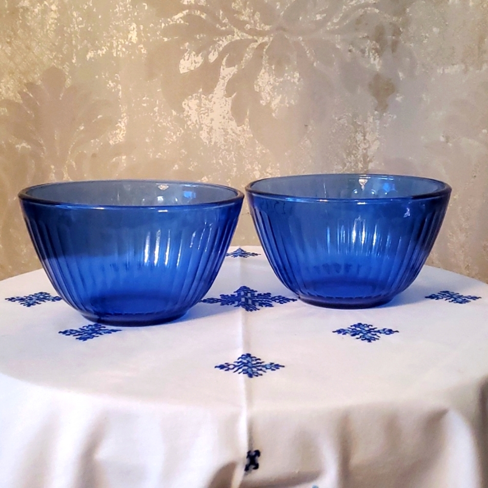 Vintage Pyrex blue cobalt ribbed mixing bowls